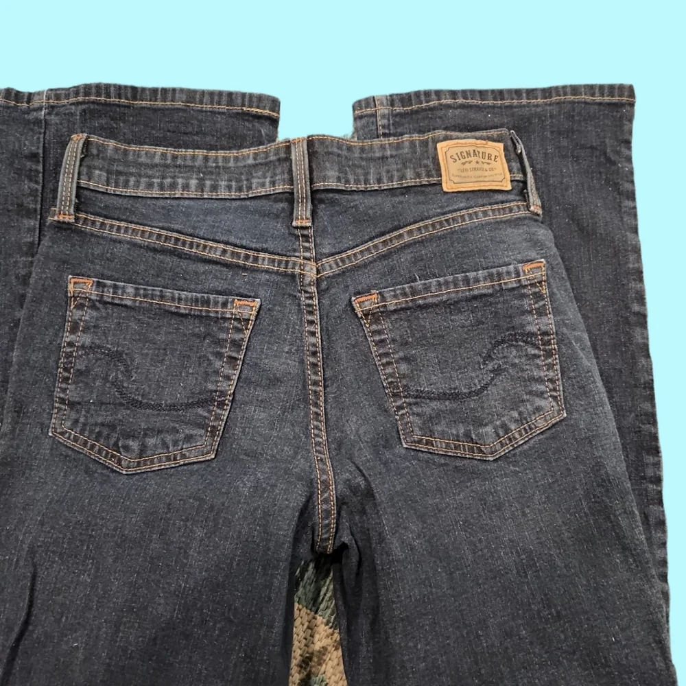 SIGNATURE LEVIS STRAUSS  LADIES JEANS SZ 4 - Picture 3 of 5